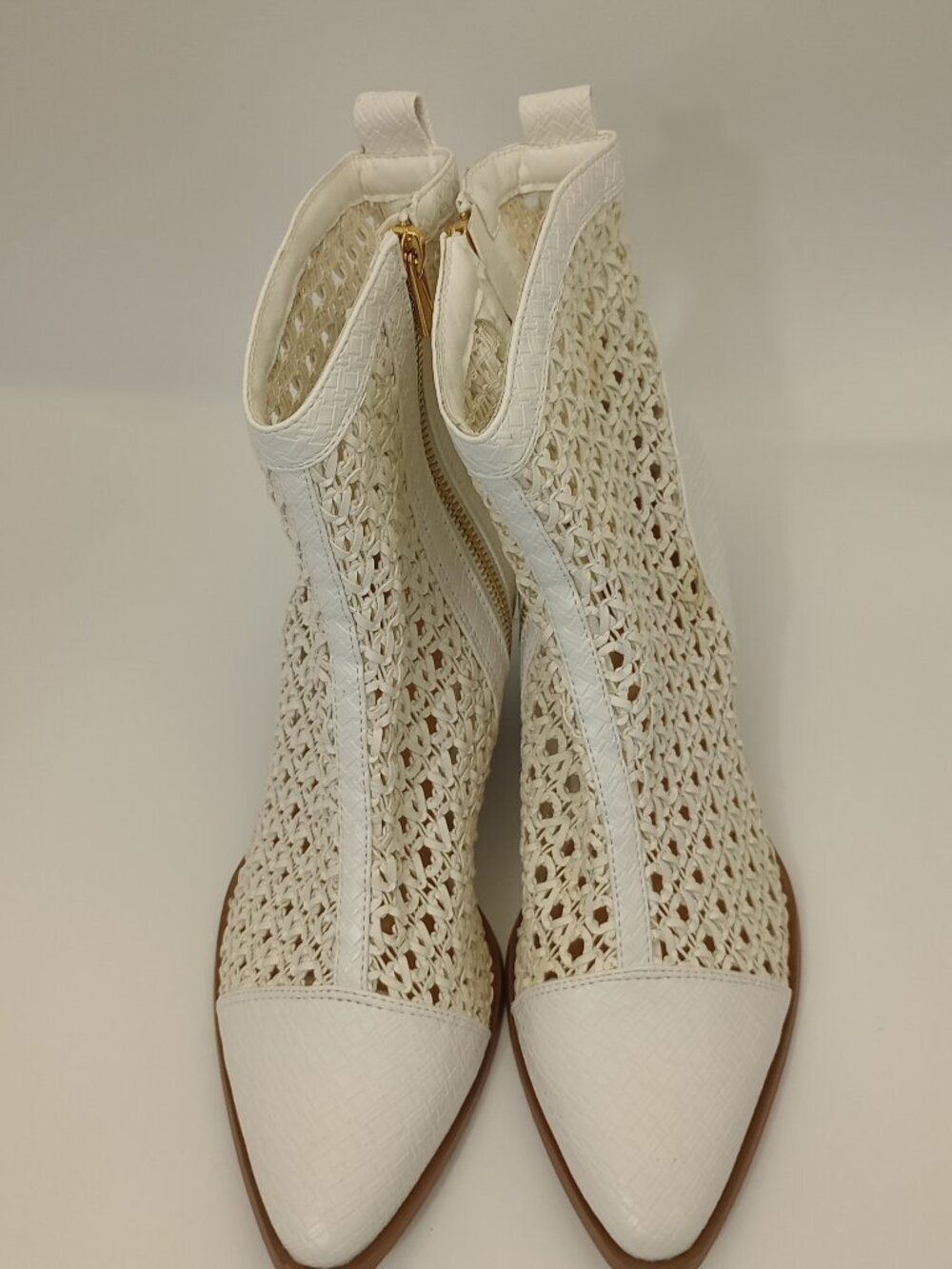 Comfort EST 1946 White Woven Ankle Booties Size 10W